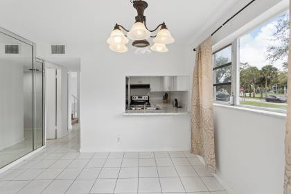 8027 Lagos De Campo #A4, Tamarac FL 33321