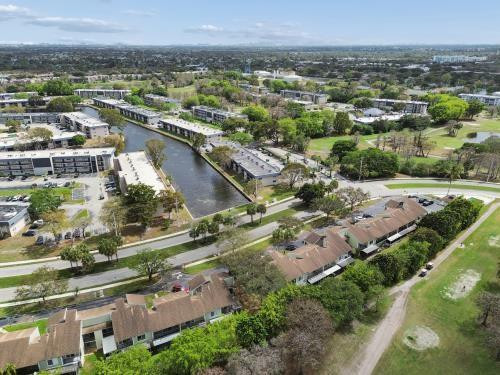 8027 Lagos De Campo #A4, Tamarac FL 33321