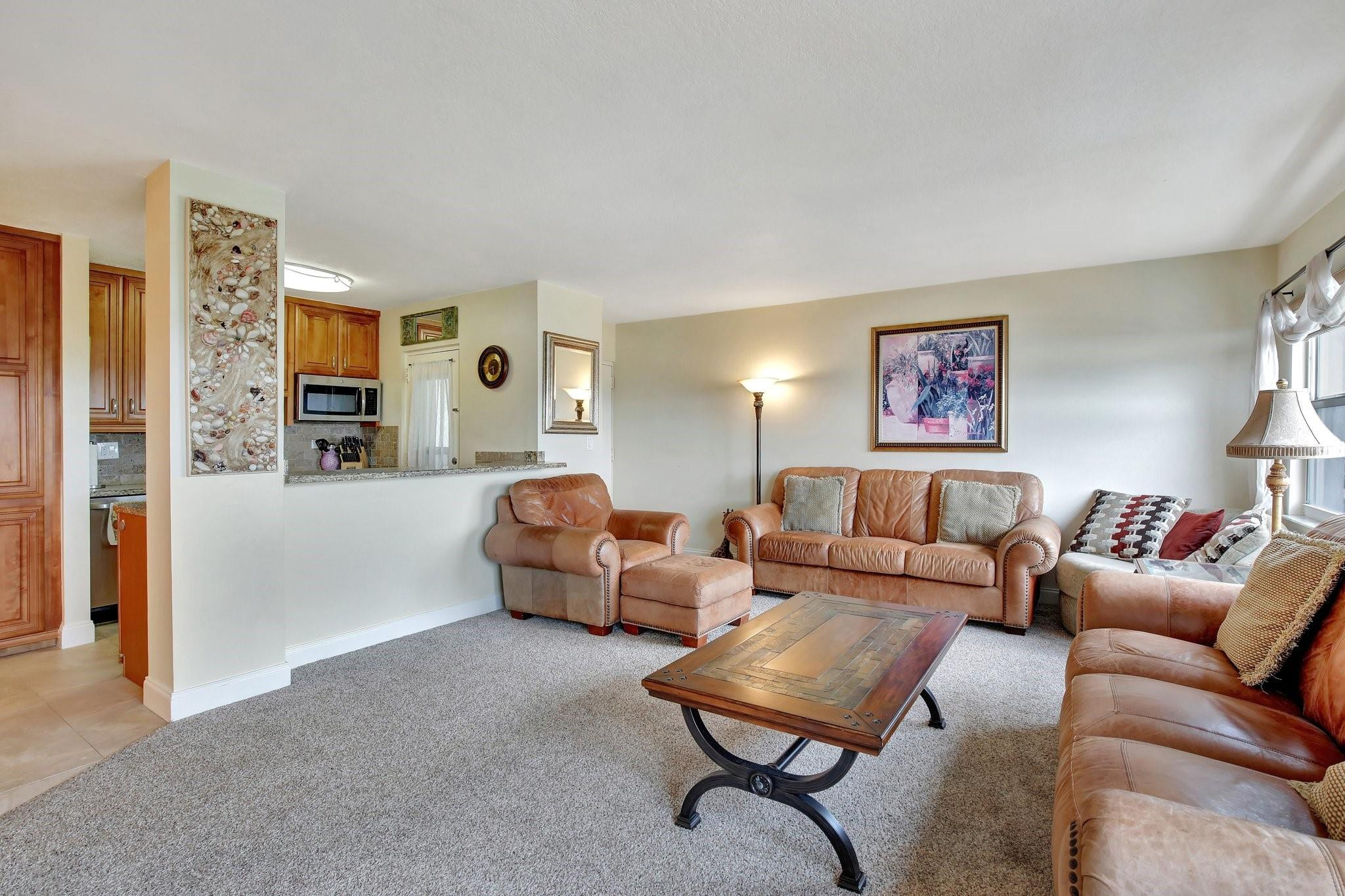 2555 NE 11th #Ph09, Fort Lauderdale FL 33304