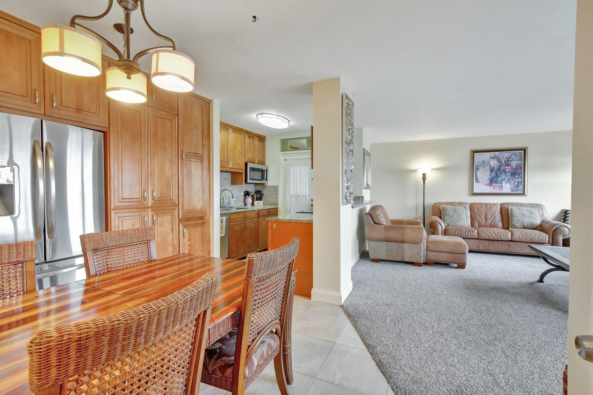 2555 NE 11th #Ph09, Fort Lauderdale FL 33304