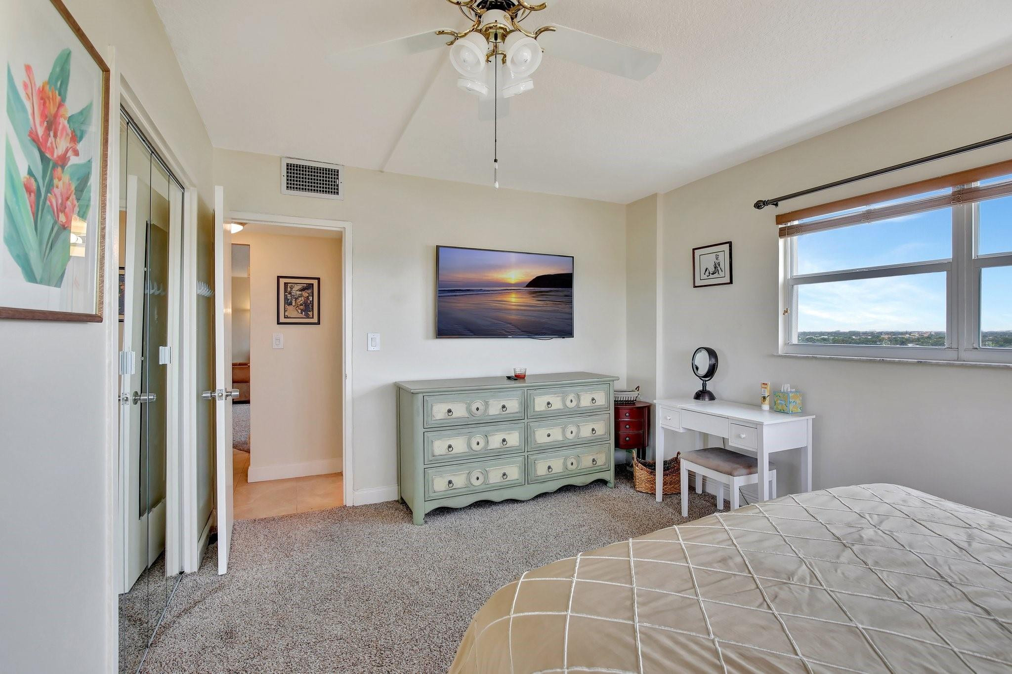 2555 NE 11th #Ph09, Fort Lauderdale FL 33304