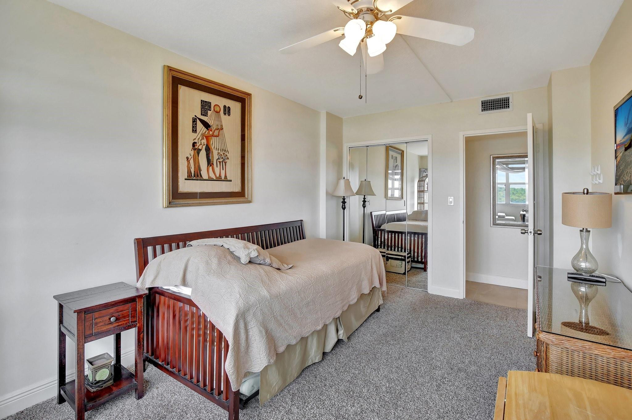 2555 NE 11th #Ph09, Fort Lauderdale FL 33304