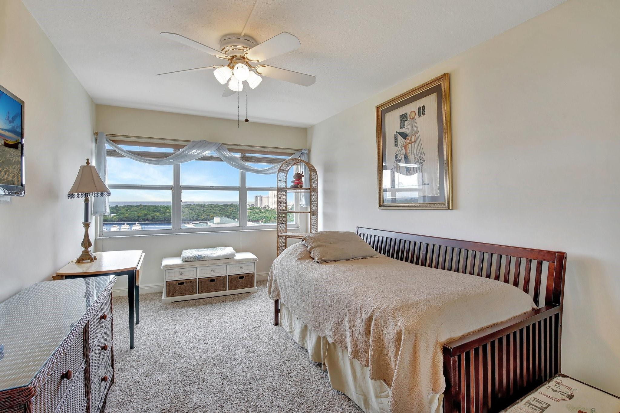 2555 NE 11th #Ph09, Fort Lauderdale FL 33304