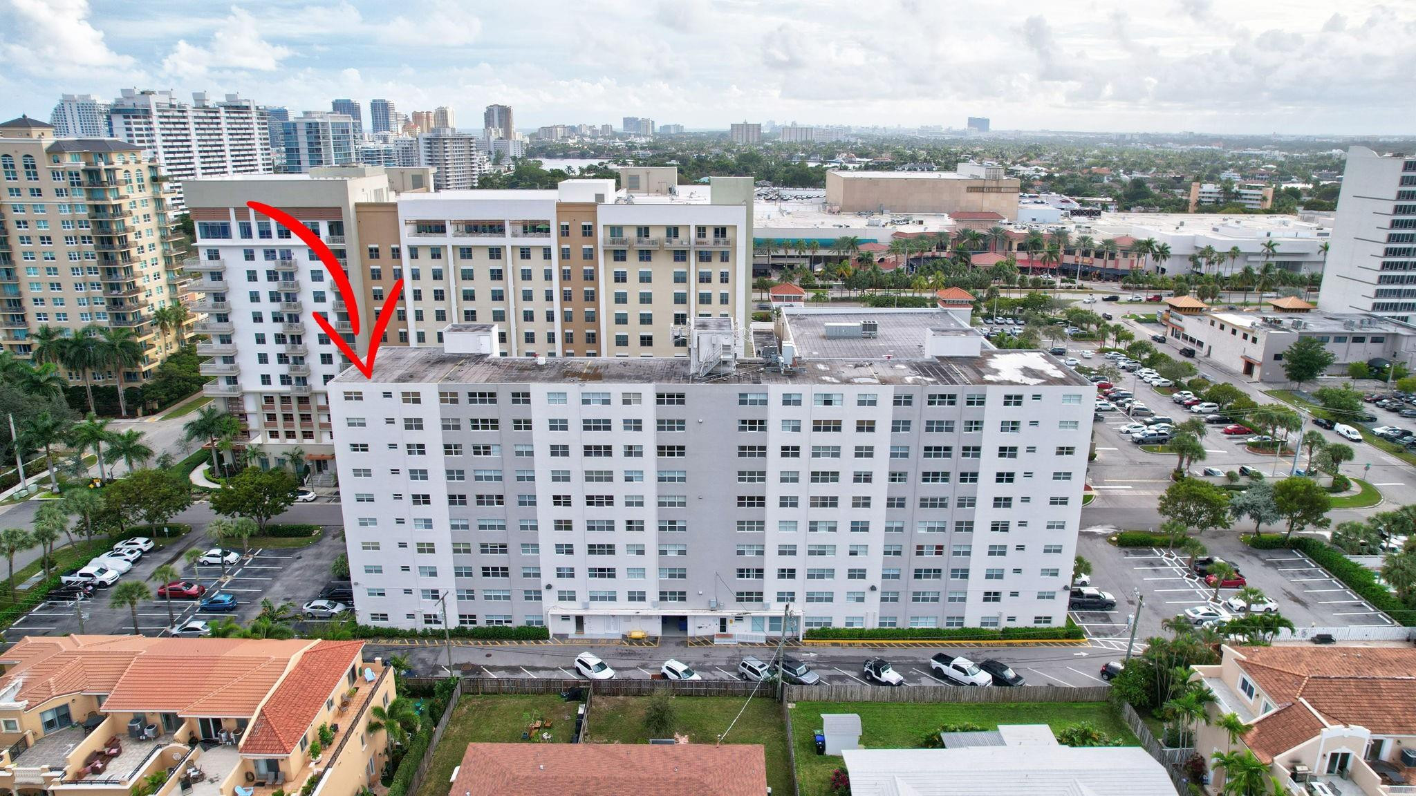 2555 NE 11th #Ph09, Fort Lauderdale FL 33304