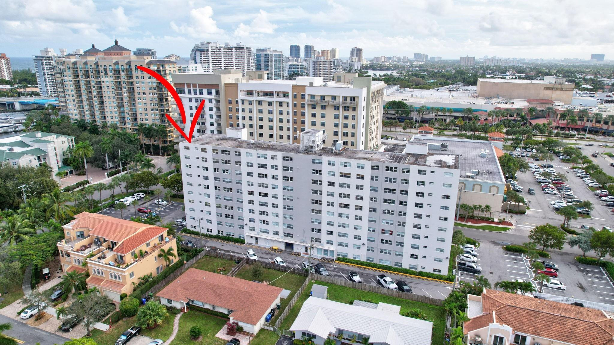 2555 NE 11th #Ph09, Fort Lauderdale FL 33304