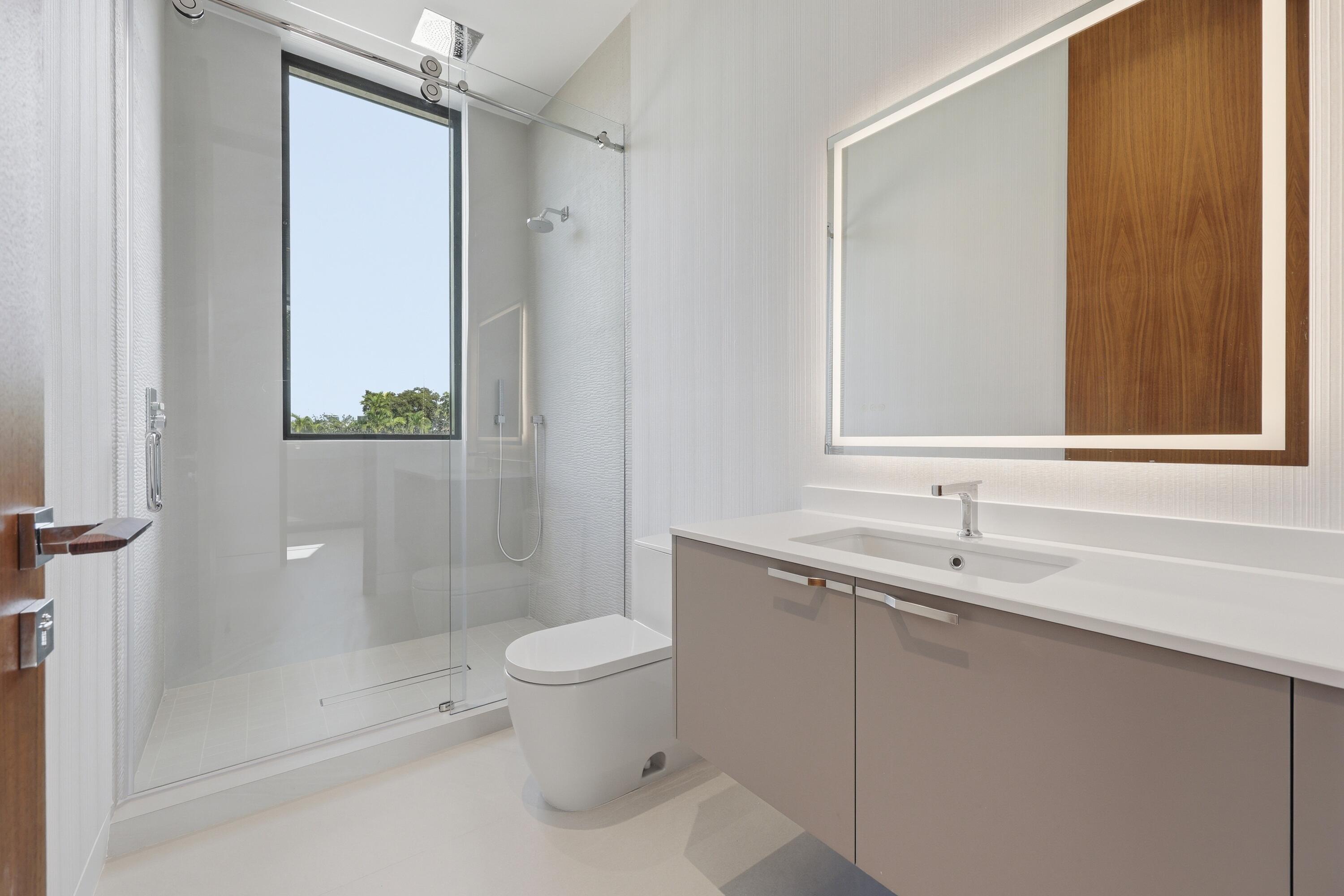 930 S Shore, Miami Beach FL 33141