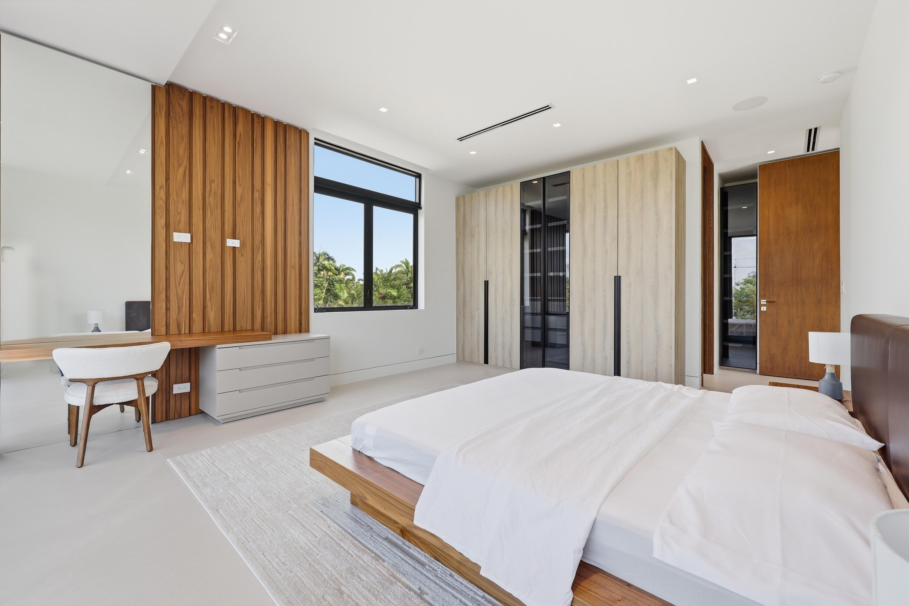 930 S Shore, Miami Beach FL 33141