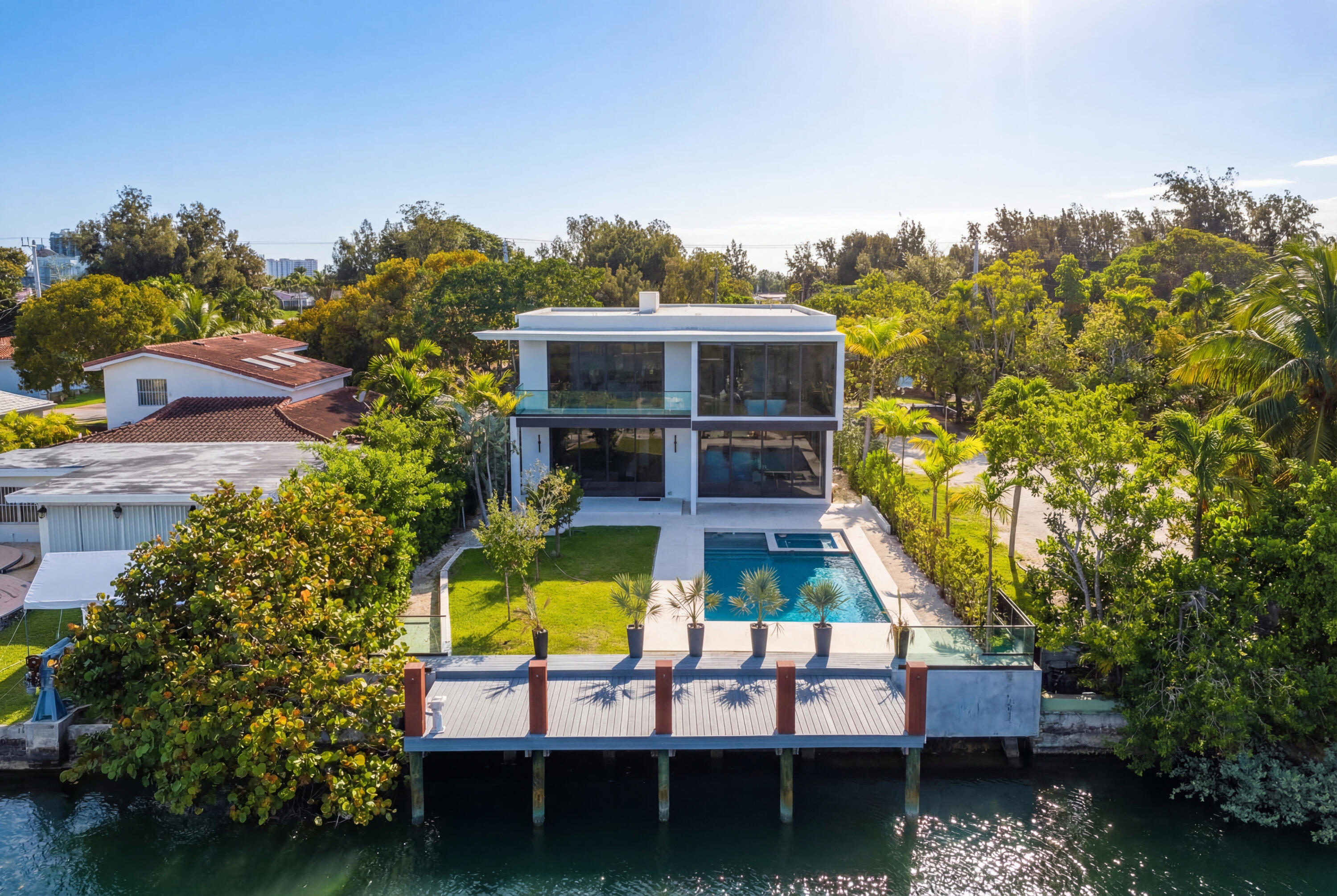 930 S Shore, Miami Beach FL 33141