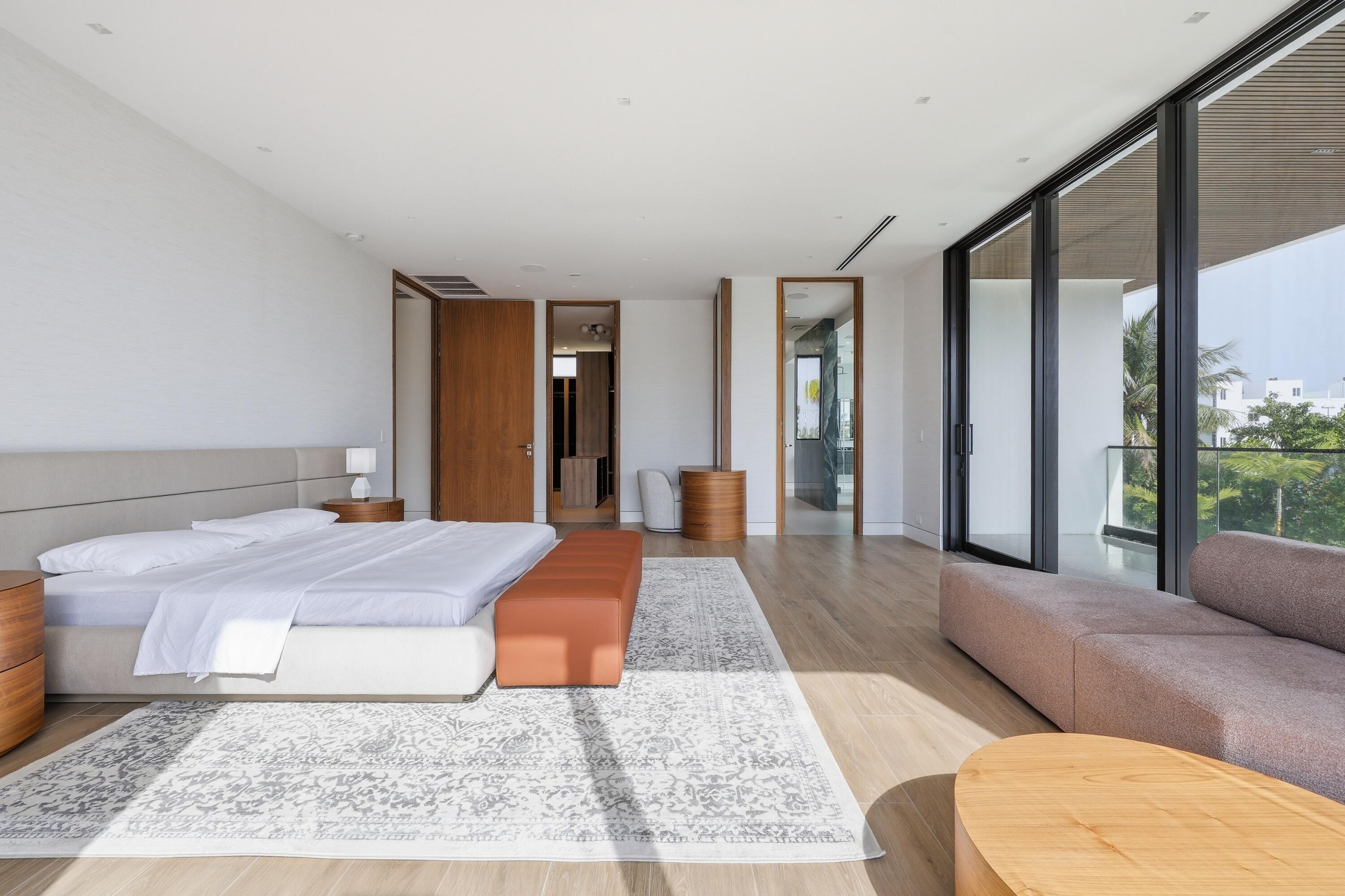 930 S Shore, Miami Beach FL 33141