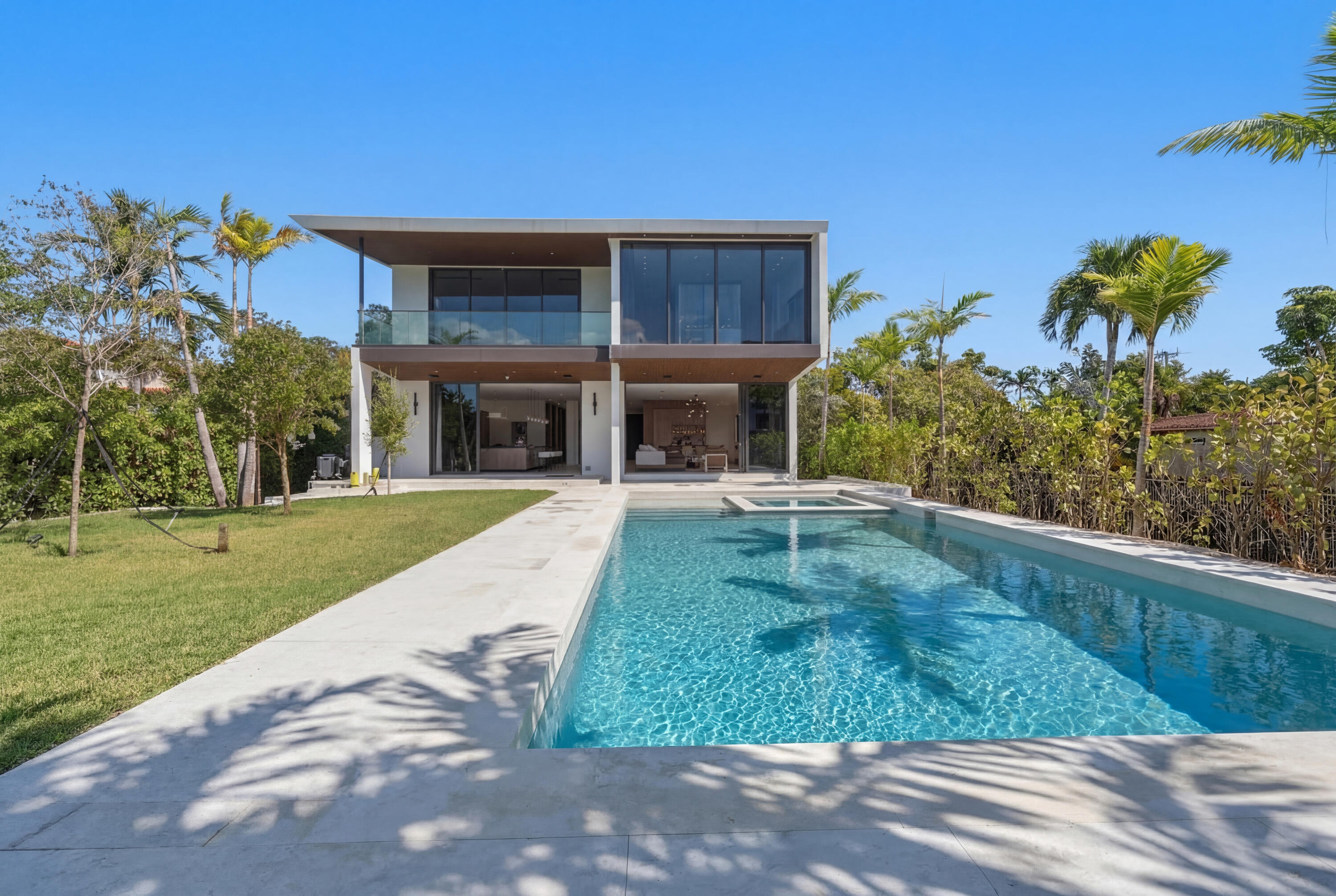 930 S Shore, Miami Beach FL 33141