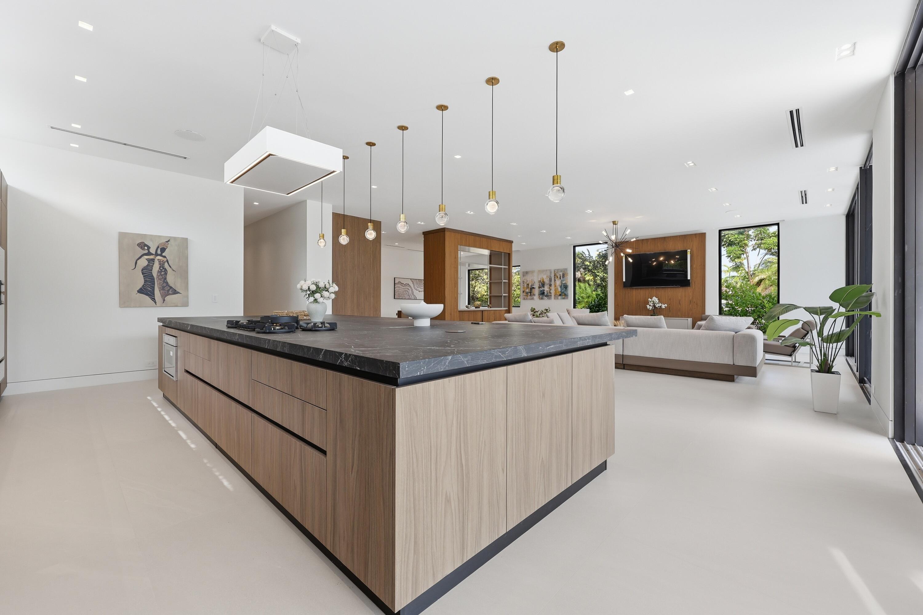 930 S Shore, Miami Beach FL 33141