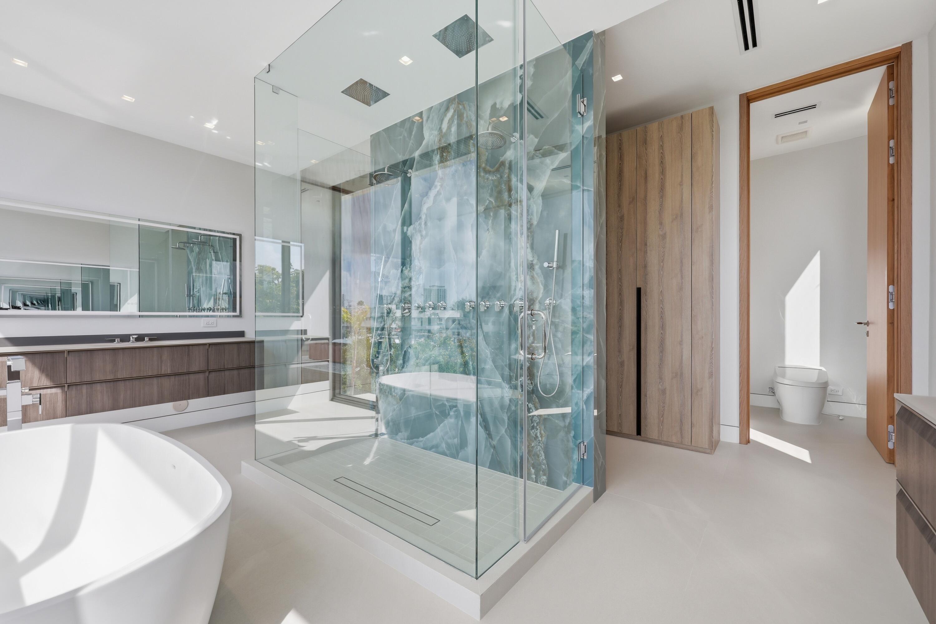 930 S Shore, Miami Beach FL 33141