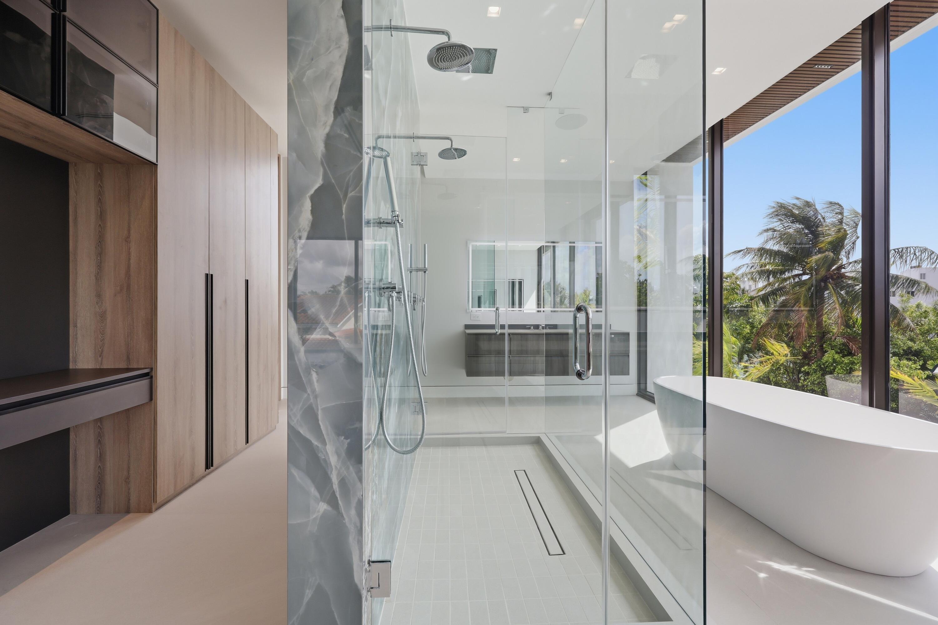 930 S Shore, Miami Beach FL 33141