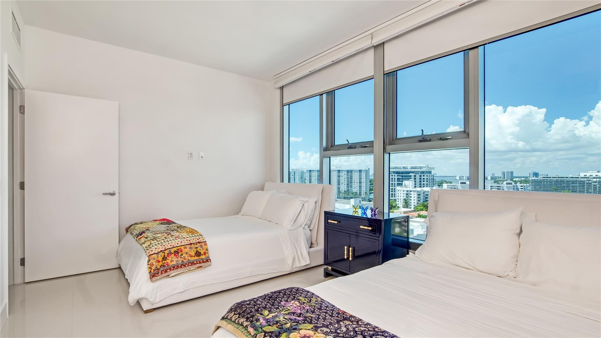 6899 Collins #1203, Miami Beach FL 33141