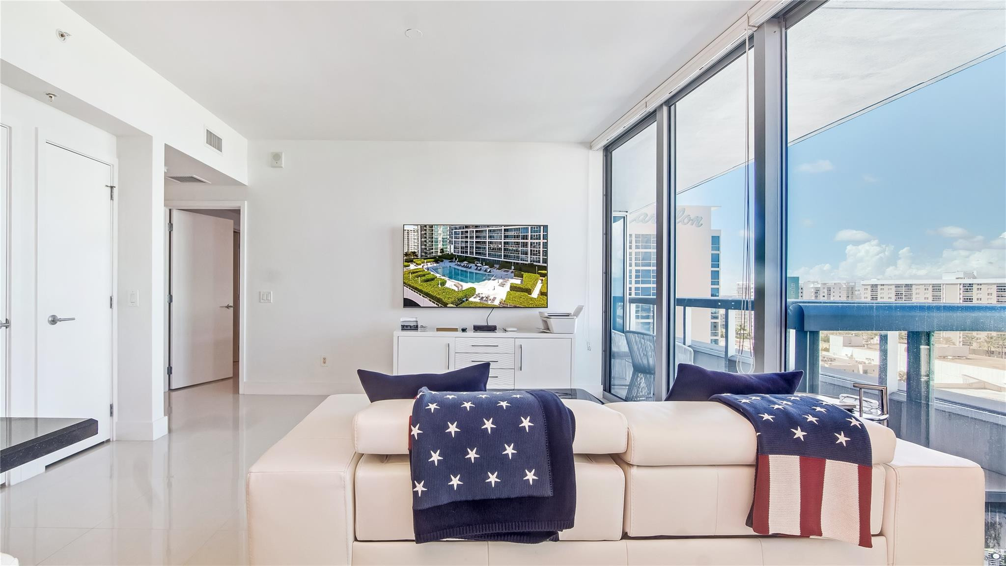 6899 Collins #1203, Miami Beach FL 33141