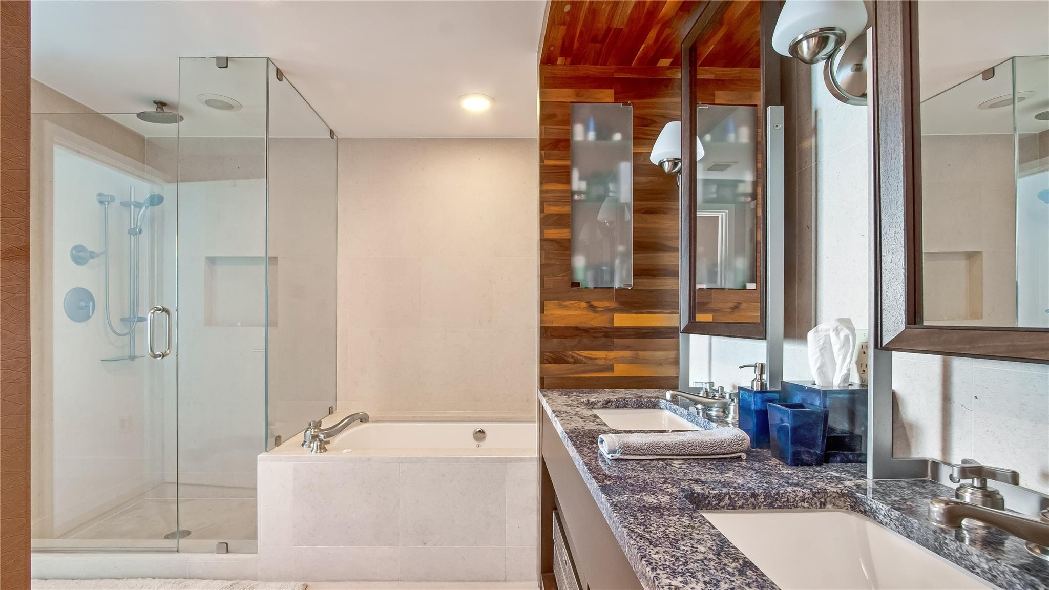 6899 Collins #1203, Miami Beach FL 33141