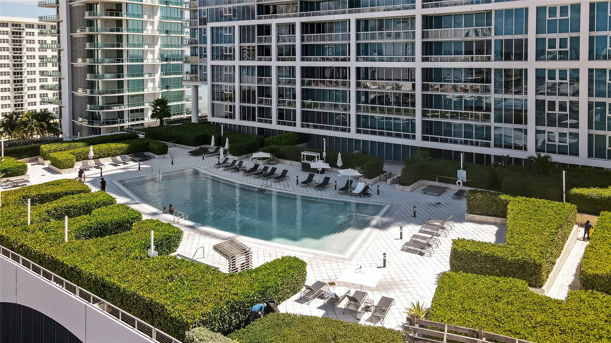 6899 Collins #1203, Miami Beach FL 33141