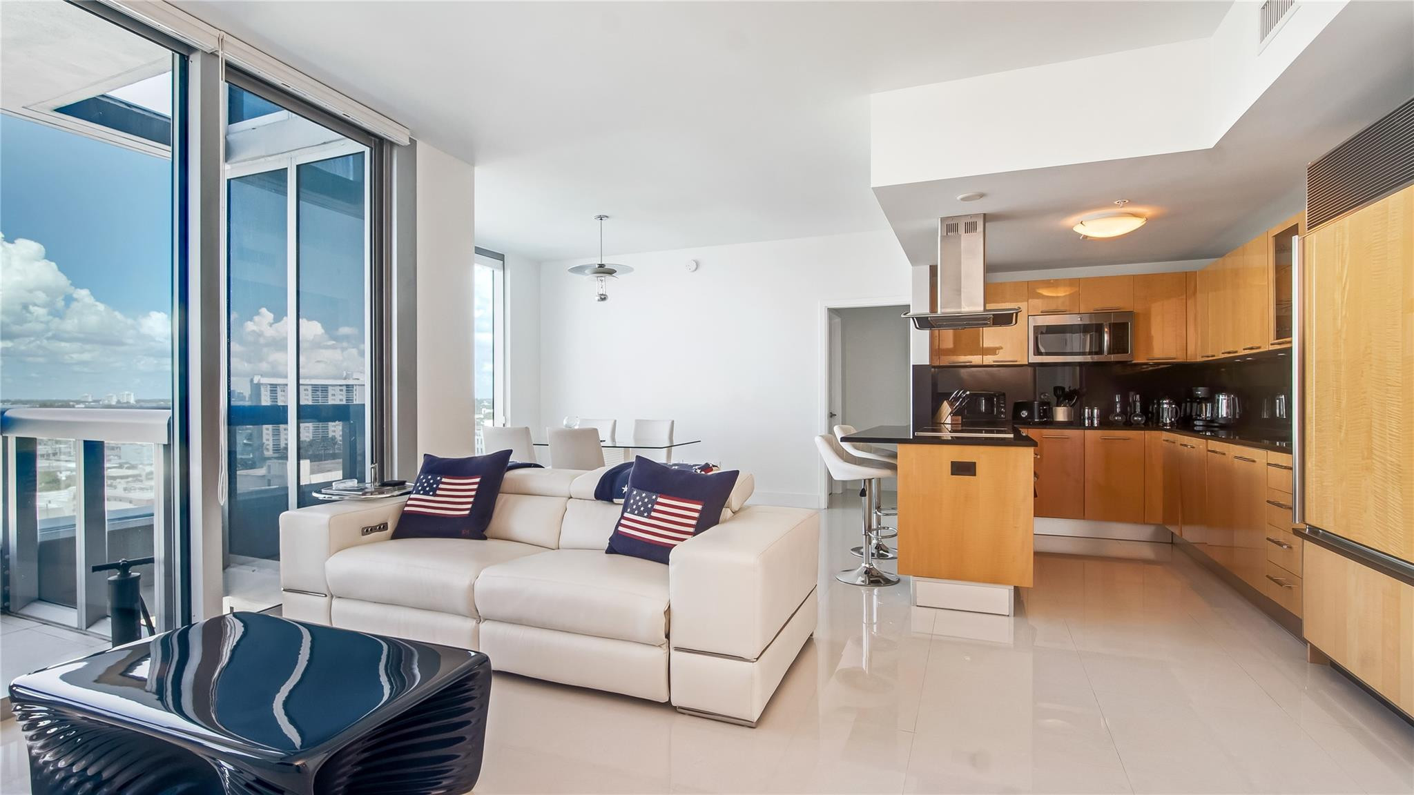 6899 Collins #1203, Miami Beach FL 33141