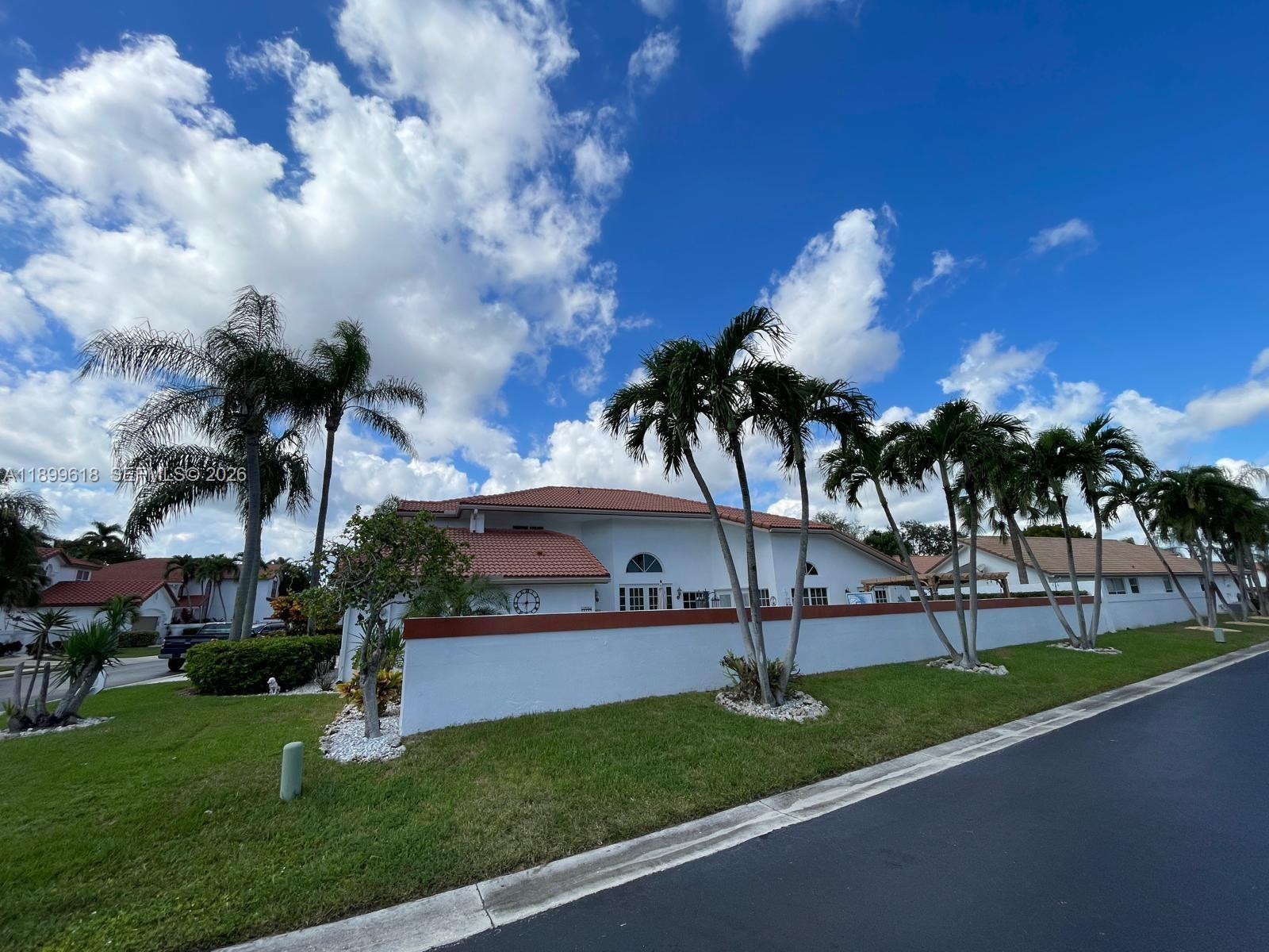 6953 Columbia, Margate FL 33063