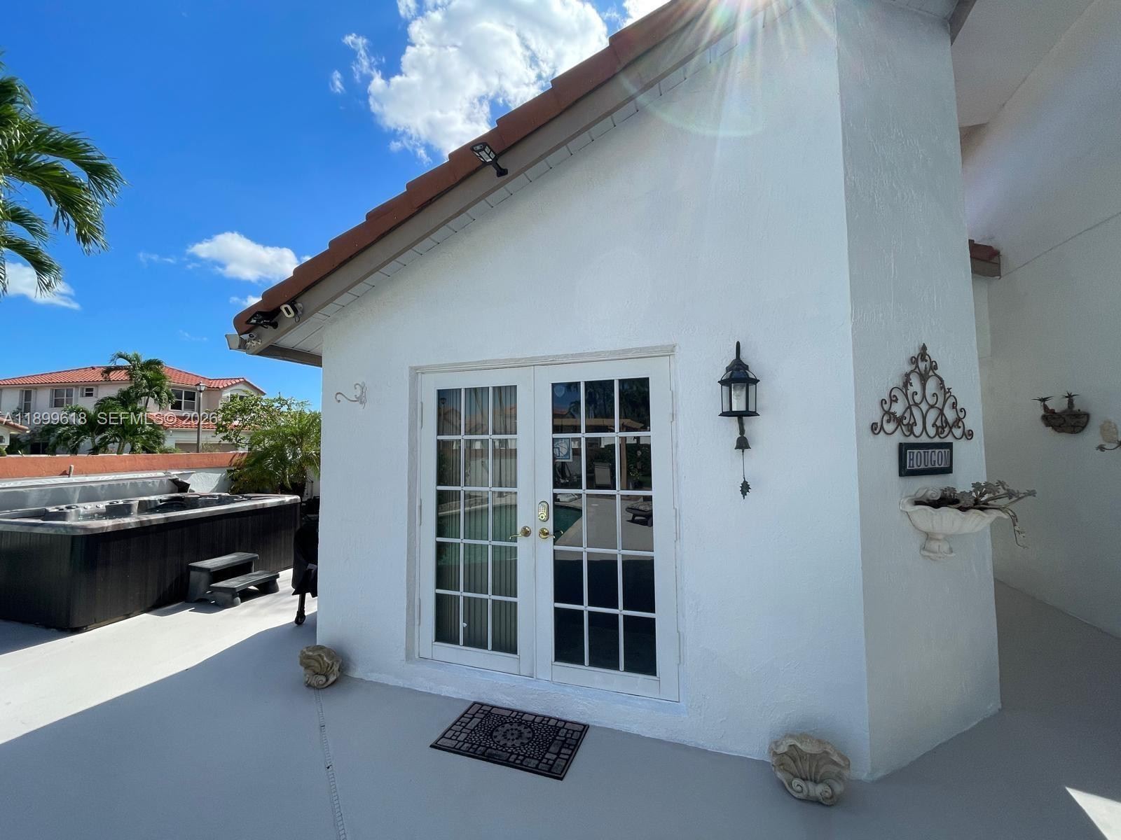 6953 Columbia, Margate FL 33063