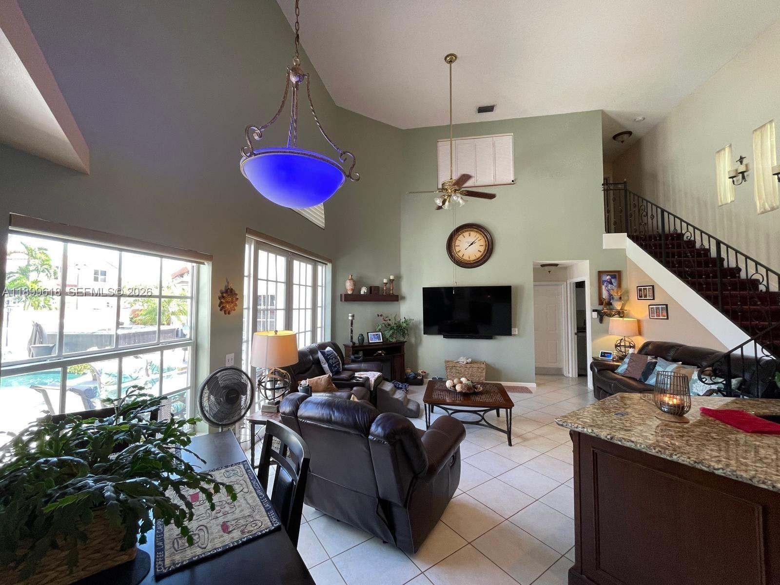 6953 Columbia, Margate FL 33063