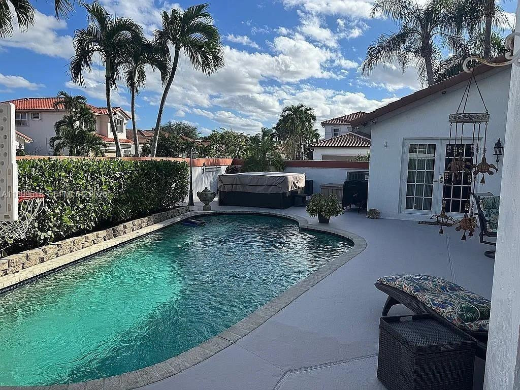 6953 Columbia, Margate FL 33063