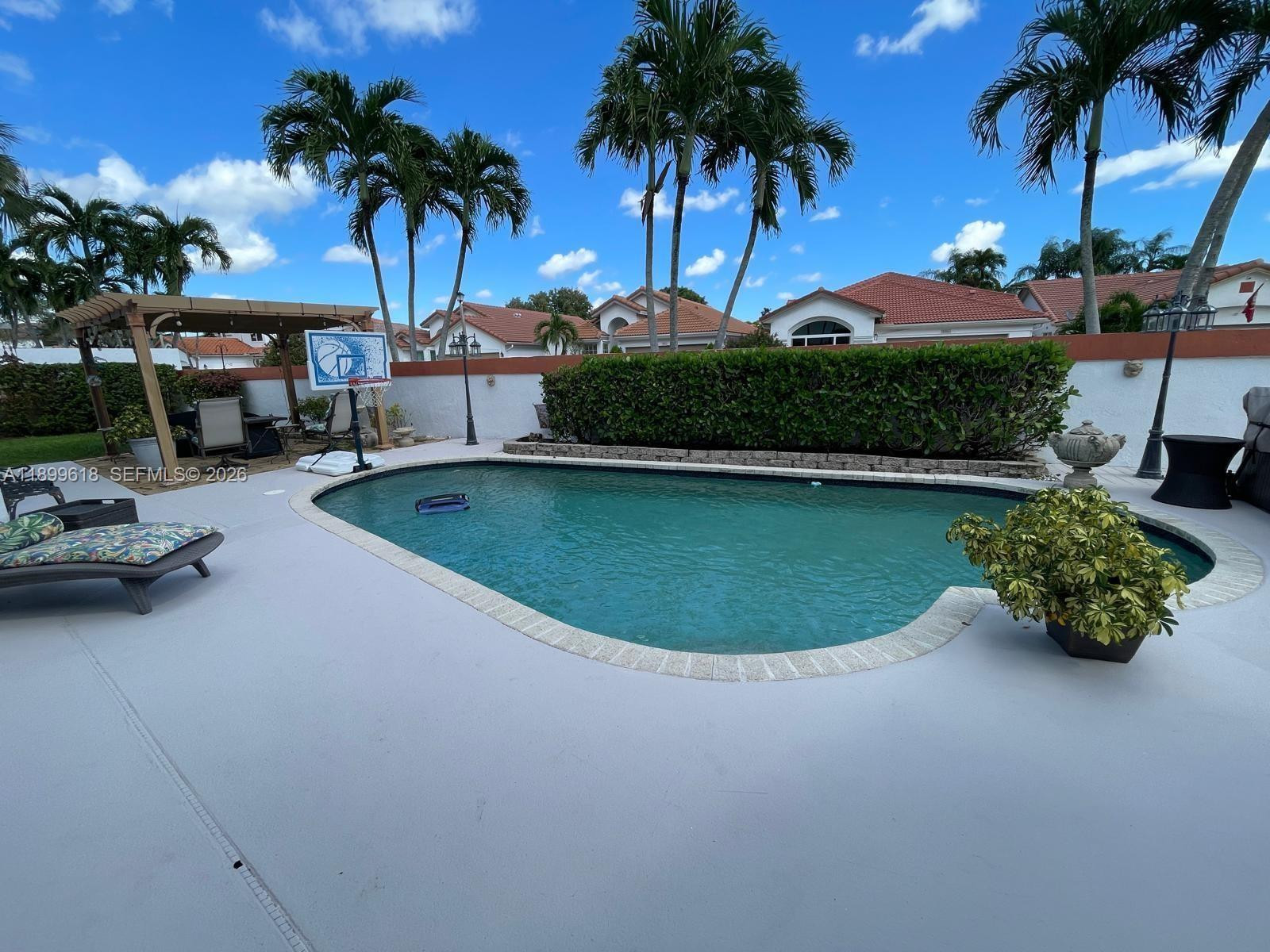 6953 Columbia, Margate FL 33063