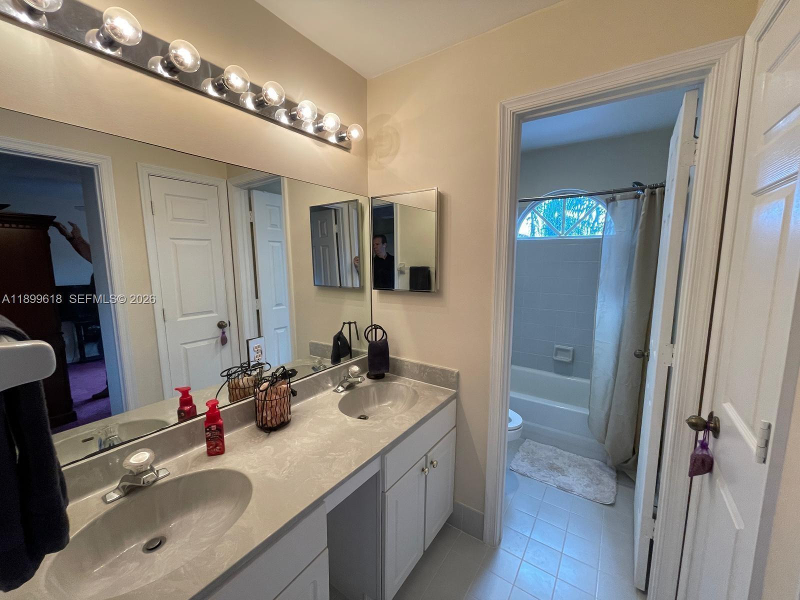 6953 Columbia, Margate FL 33063