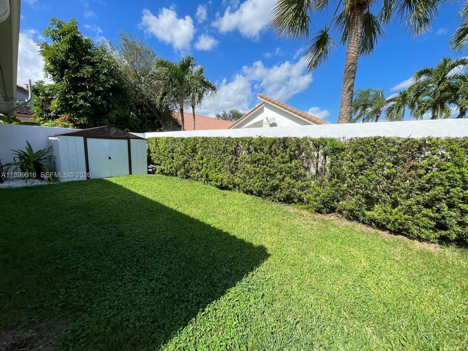 6953 Columbia, Margate FL 33063