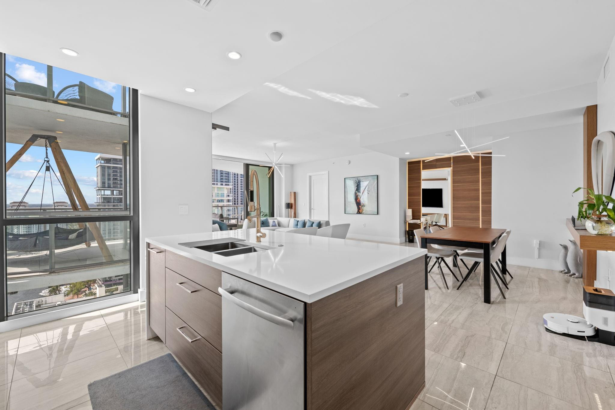 100 E Las Olas #2404, Fort Lauderdale FL 33301