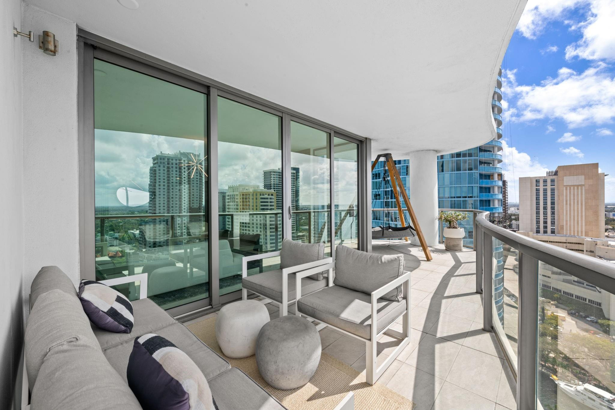 100 E Las Olas #2404, Fort Lauderdale FL 33301