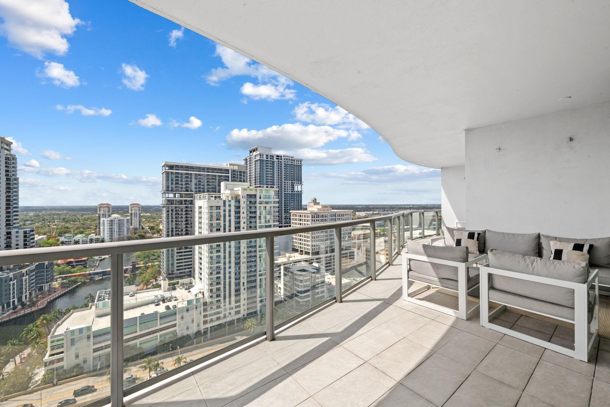 100 E Las Olas #2404, Fort Lauderdale FL 33301