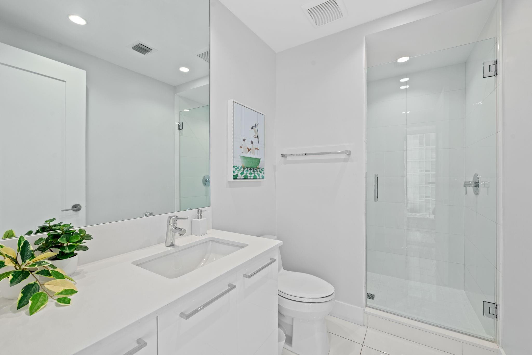 100 E Las Olas #2404, Fort Lauderdale FL 33301