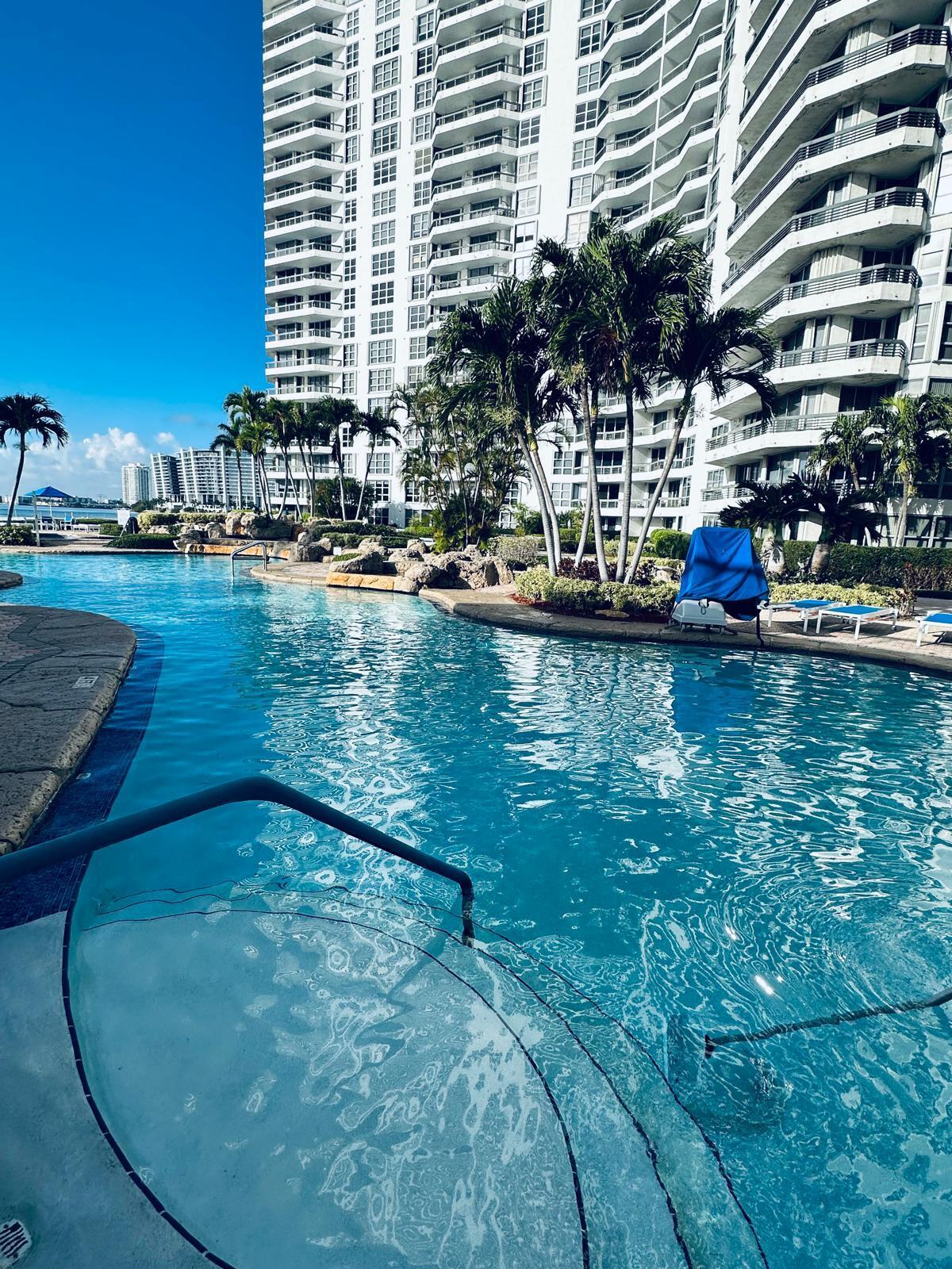 19195 NE 36th #2703, Aventura FL 33180