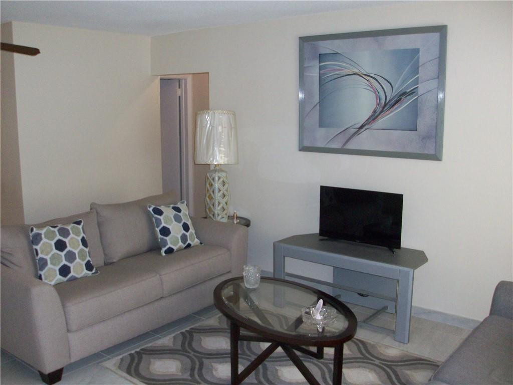 5039 NW 42, Lauderdale Lakes FL 33319