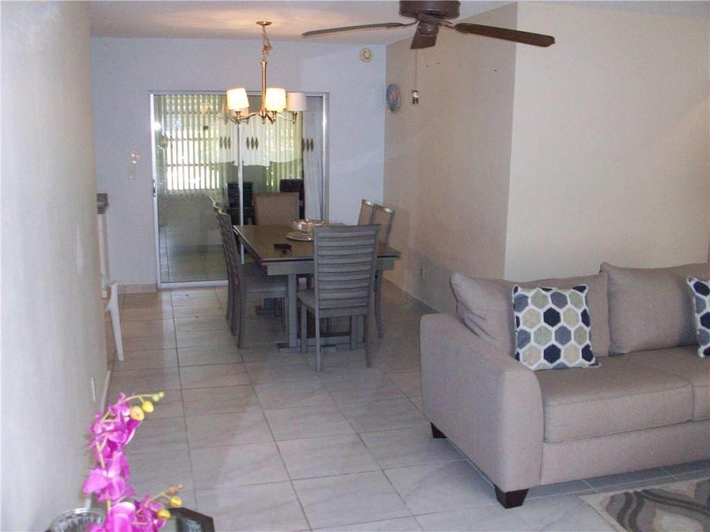 5039 NW 42, Lauderdale Lakes FL 33319