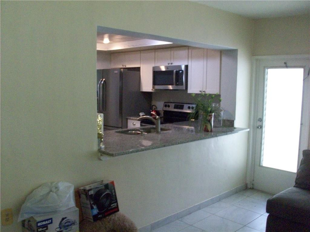 5039 NW 42, Lauderdale Lakes FL 33319