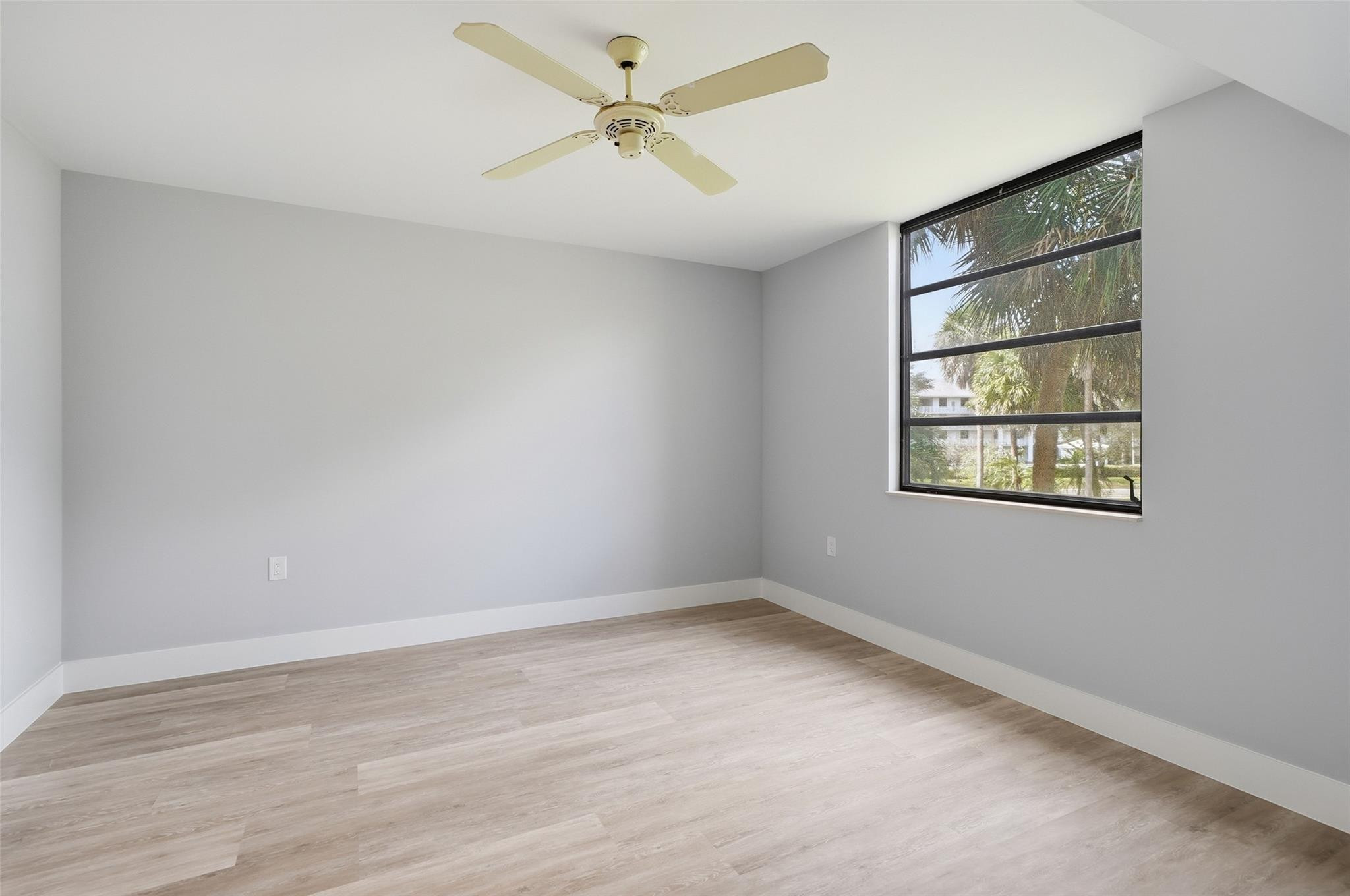 1717 Whitehall #205, Davie FL 33324