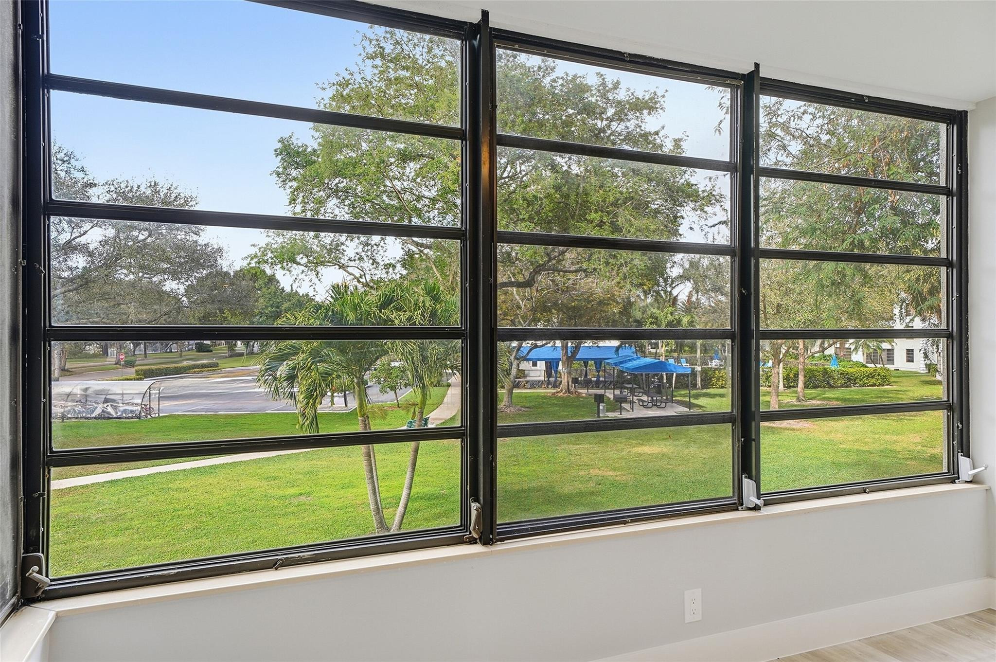 1717 Whitehall #205, Davie FL 33324