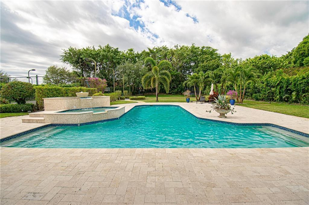 8208 Twin Lake, Boca Raton FL 33496