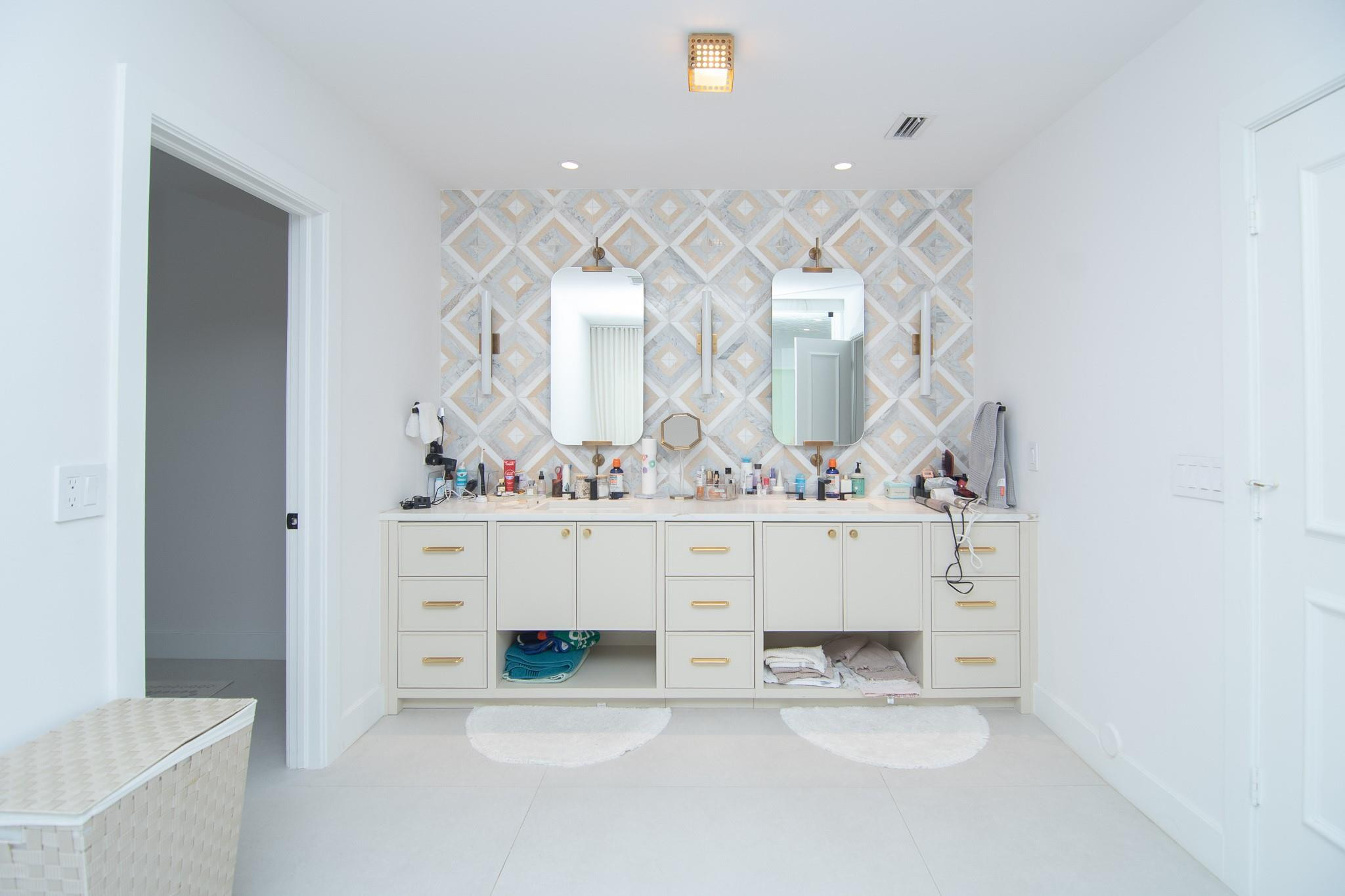 8208 Twin Lake, Boca Raton FL 33496