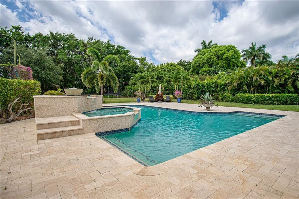 8208 Twin Lake, Boca Raton FL 33496