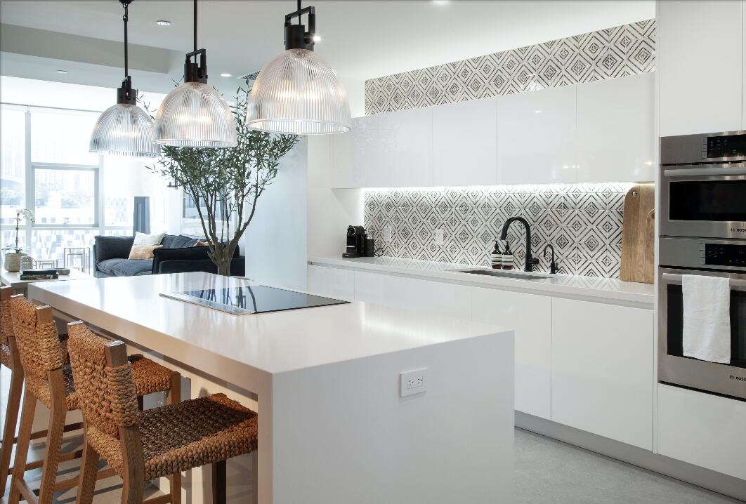 851 NE 1st #812, Miami FL 33132