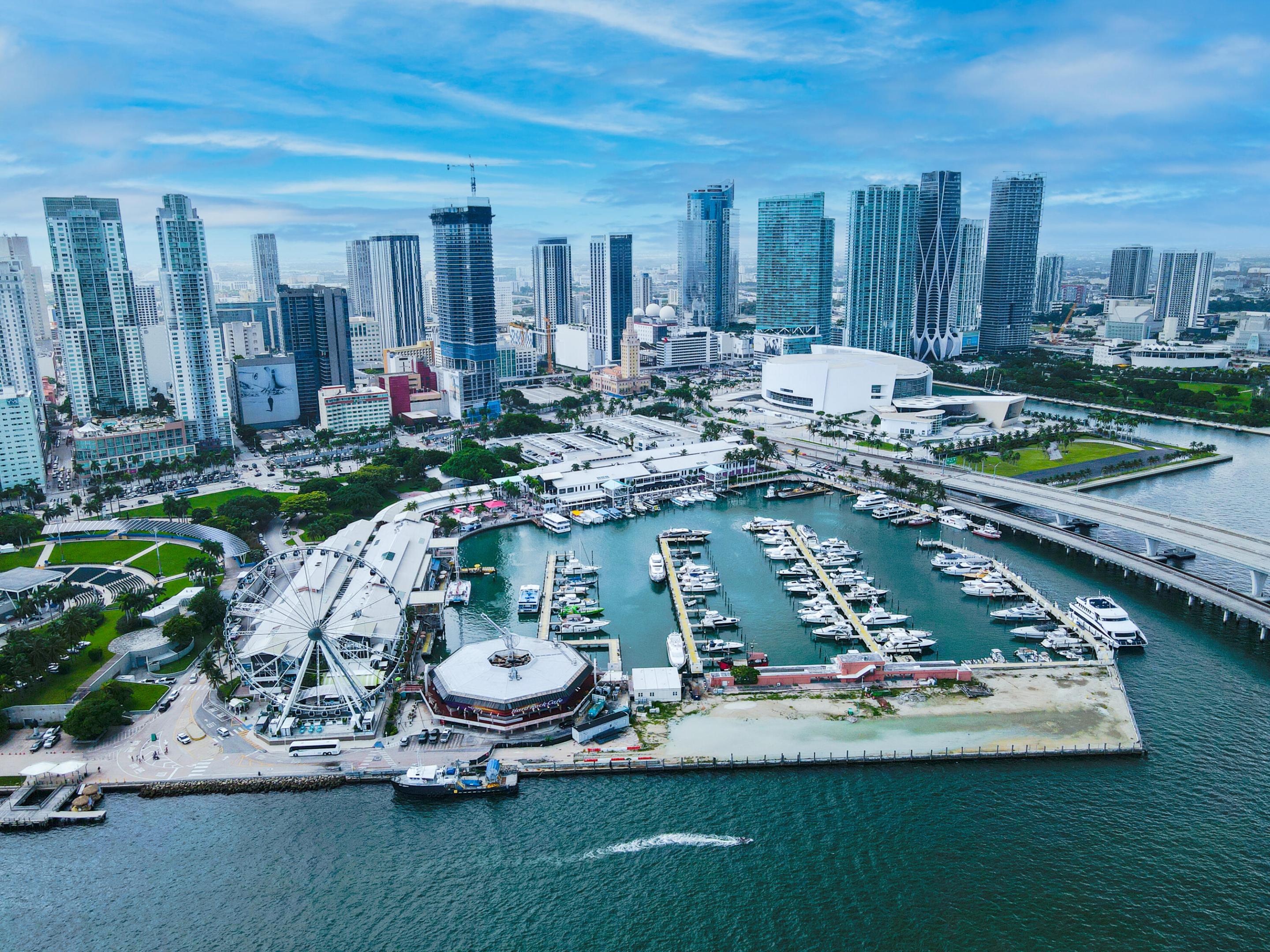 851 NE 1st #812, Miami FL 33132