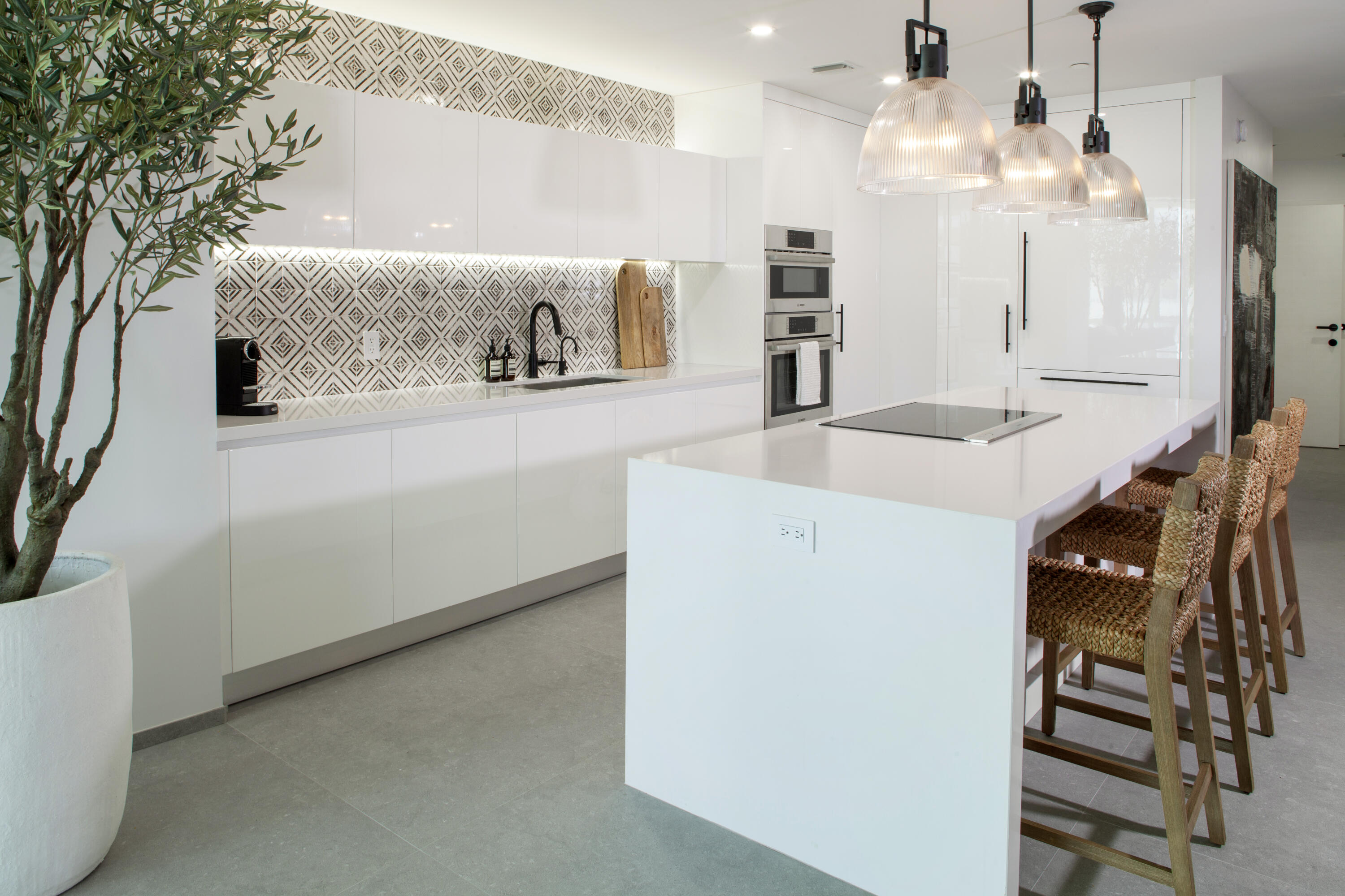 851 NE 1st #812, Miami FL 33132