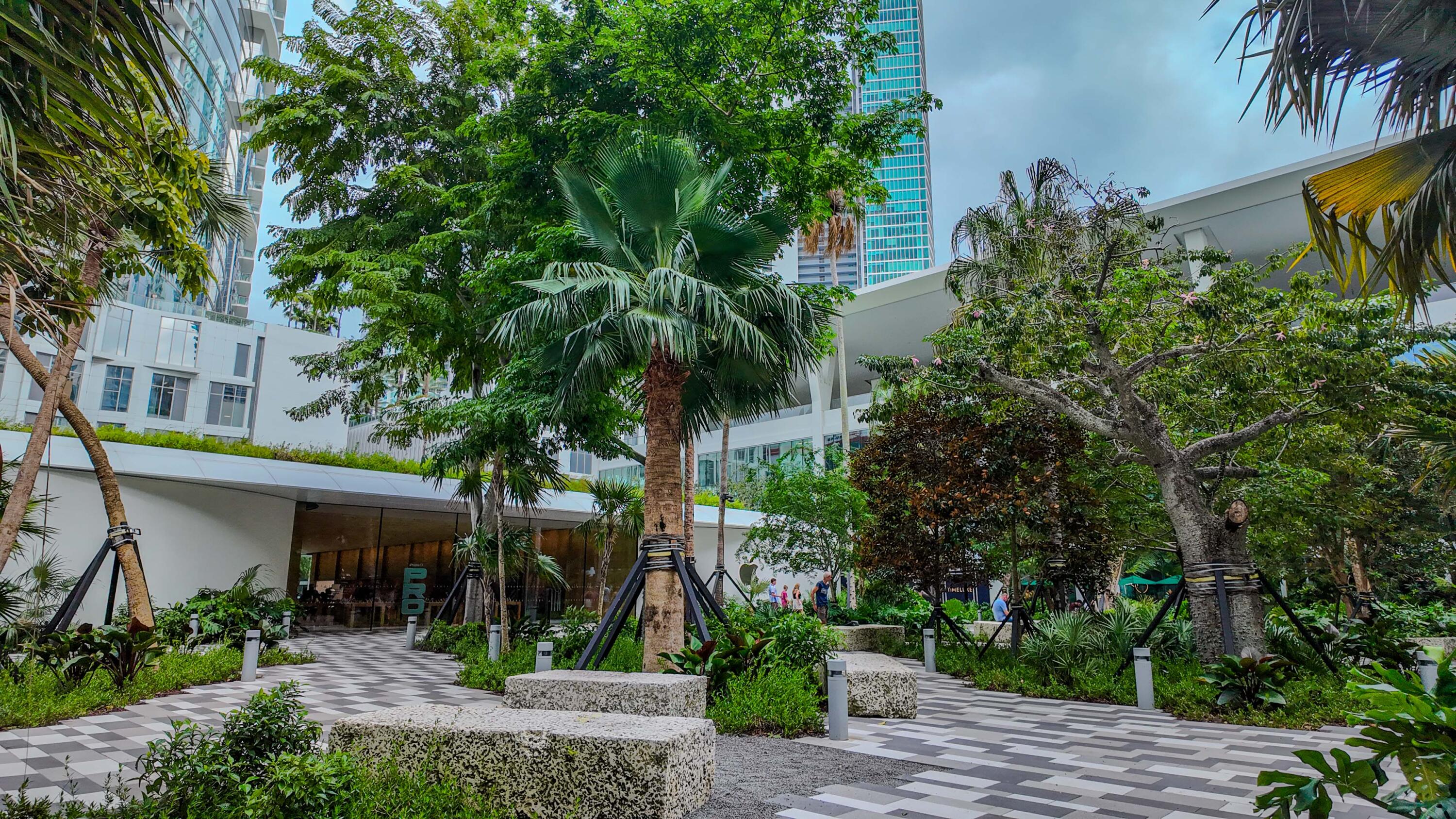 851 NE 1st #812, Miami FL 33132