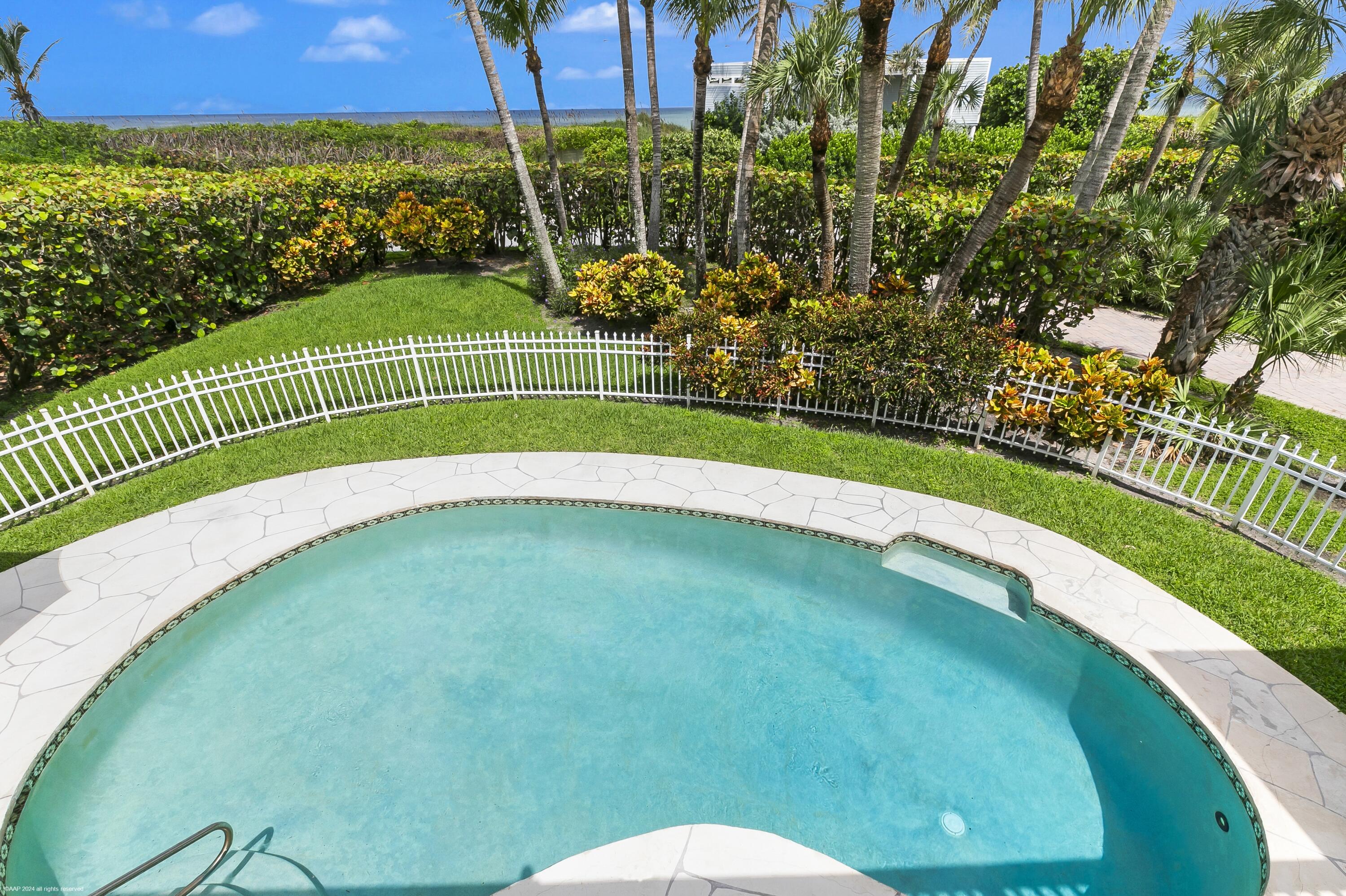 162 N Beach, Jupiter Island FL 33455