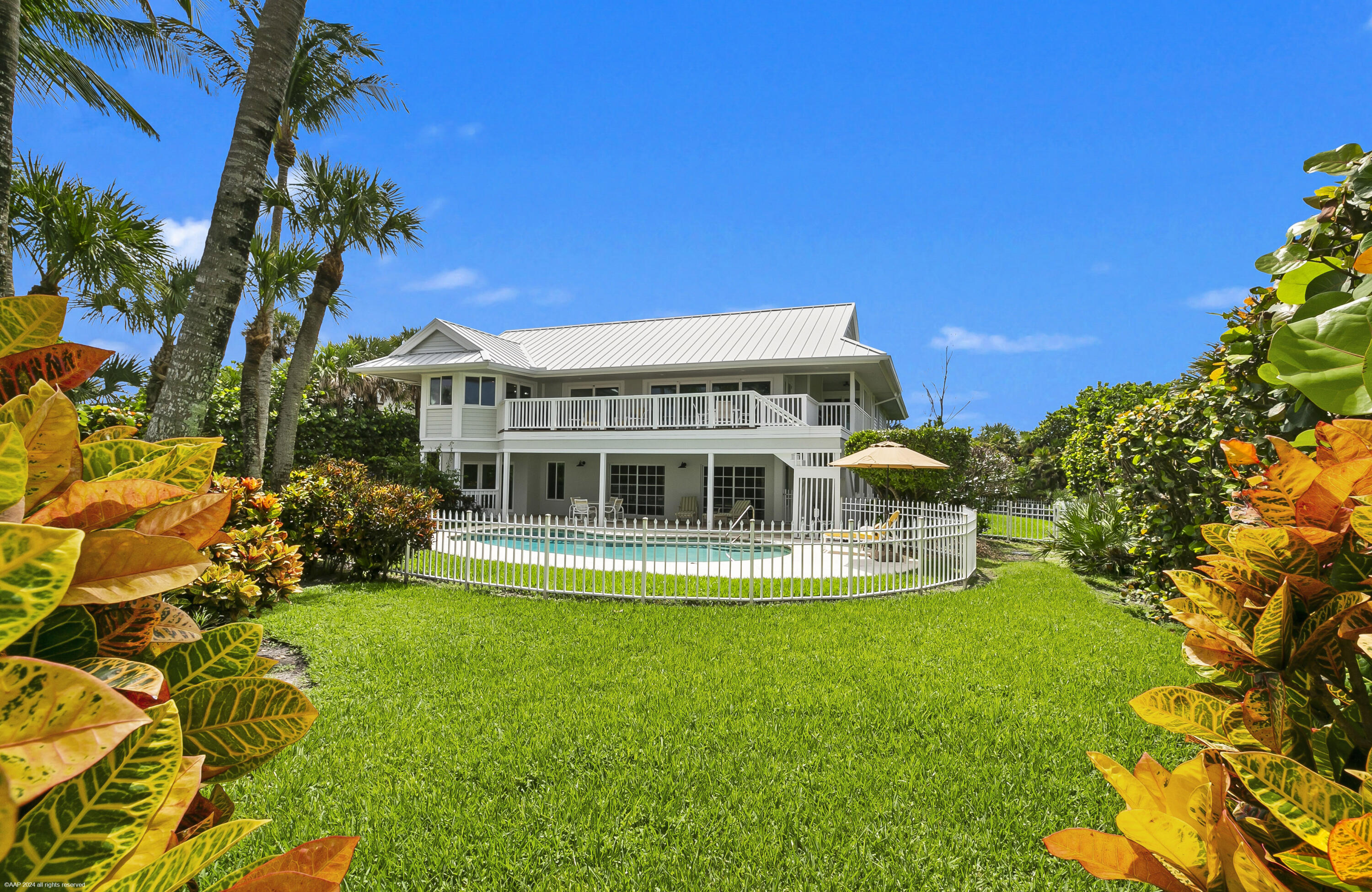 162 N Beach, Jupiter Island FL 33455