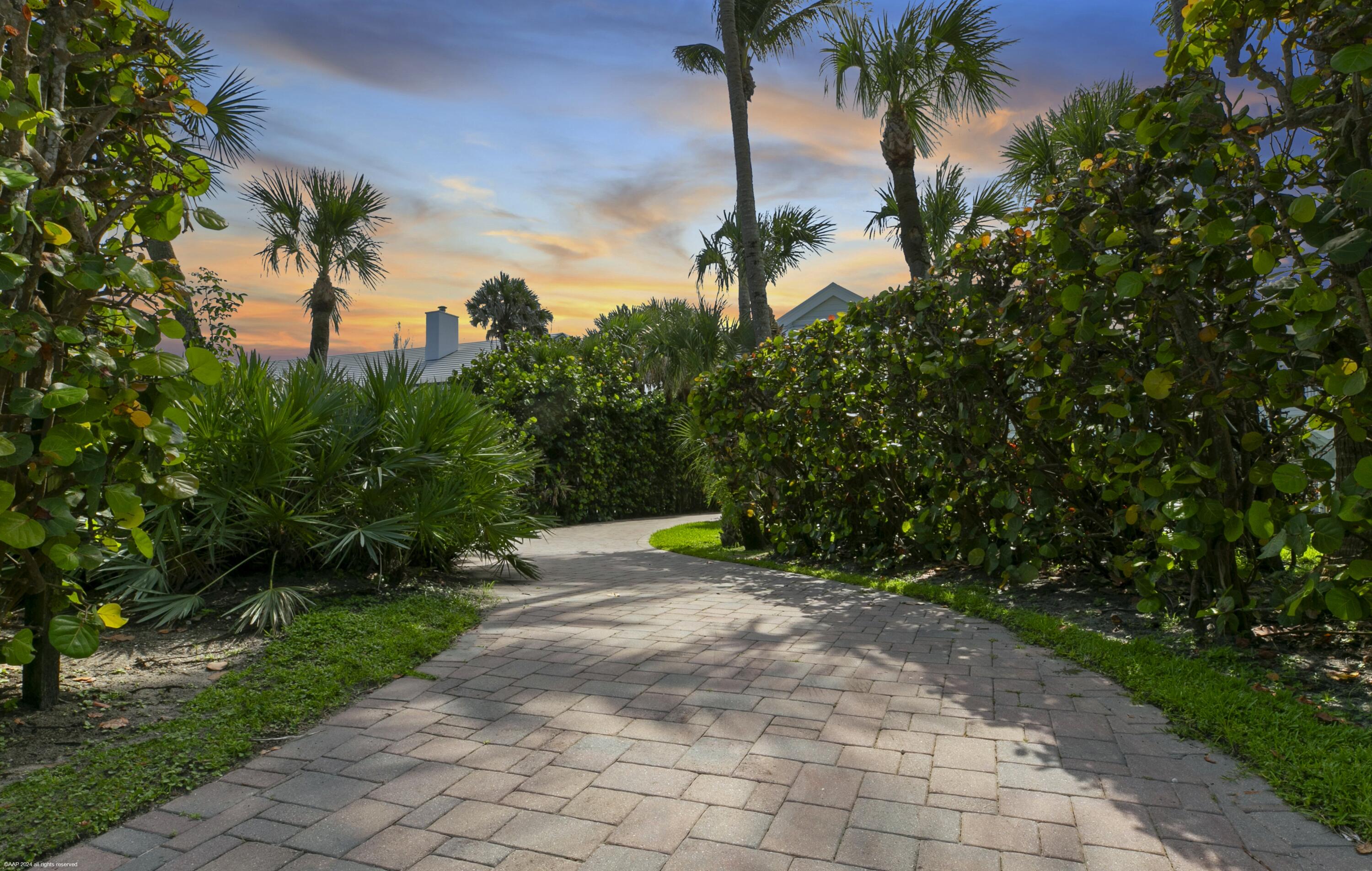 162 N Beach, Jupiter Island FL 33455