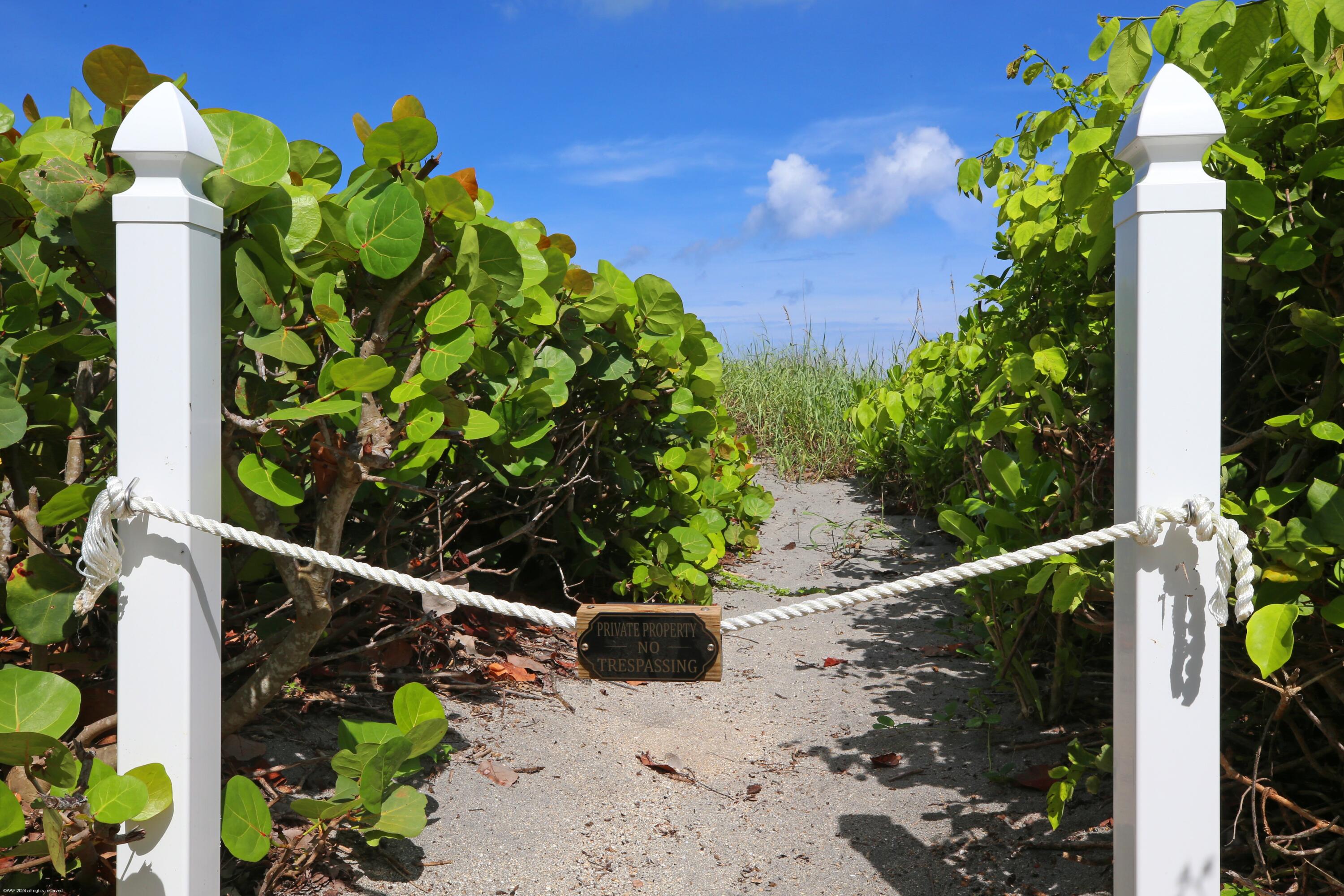 162 N Beach, Jupiter Island FL 33455